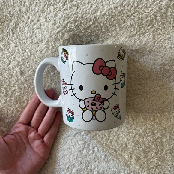 Hello Kitty 🍩 Mug - Picture 3 of 3